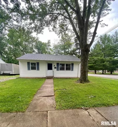 1300 Dean St, Centralia, IL 62801 photo 1