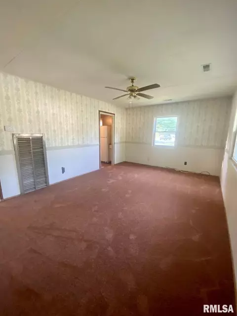 1300 Dean St, Centralia, IL 62801 photo 4