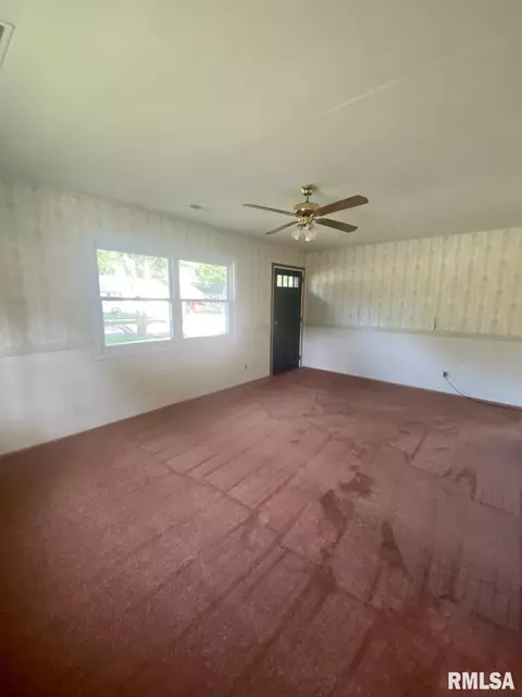 1300 Dean St, Centralia, IL 62801 photo 3