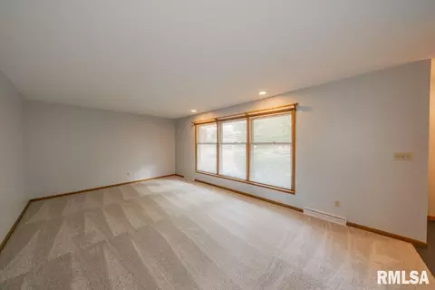 33 Cherry Dr, Mount Vernon, IL 62864 photo 14