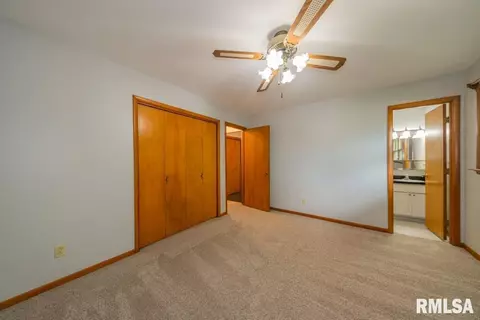 33 Cherry Dr, Mount Vernon, IL 62864 photo 17
