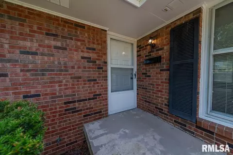 33 Cherry Dr, Mount Vernon, IL 62864 photo 7