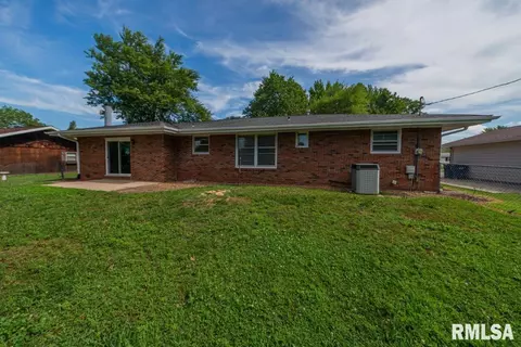 33 Cherry Dr, Mount Vernon, IL 62864 photo 10