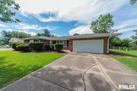 33 Cherry Dr, Mount Vernon, IL 62864 photo 6