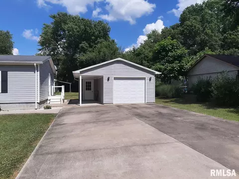 820 N 27th St, Herrin, IL 62948 photo 3