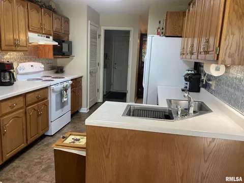 1903 Westminster Dr, Marion, IL 62959 photo 7
