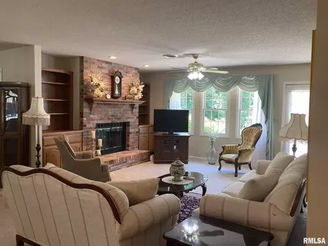 1903 Westminster Dr, Marion, IL 62959 photo 9