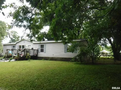 307 N Maple St, Salem, IL 62881 photo 2