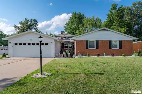 608 Indian Hill Dr, Herrin, IL 62948 photo 1