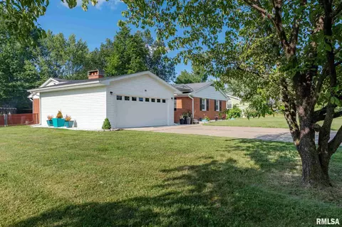 608 Indian Hill Dr, Herrin, IL 62948 photo 5