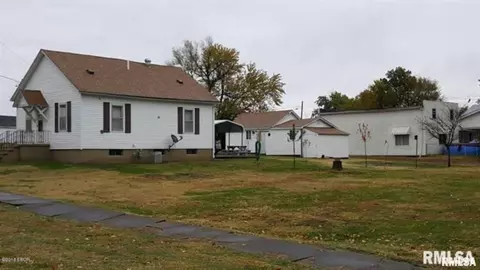 202 S Emma St, Christopher, IL 62822 photo 1