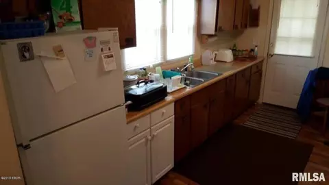 202 S Emma St, Christopher, IL 62822 photo 11