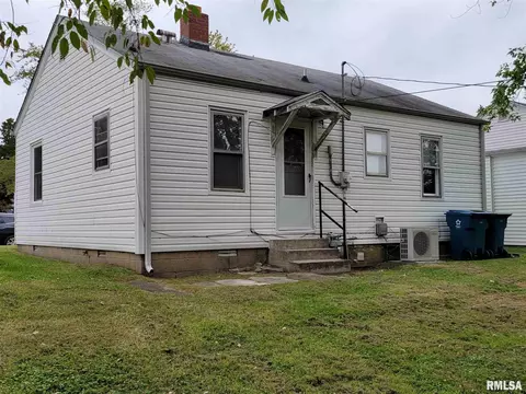 2813 Mannen St, Mount Vernon, IL 62864 photo 3