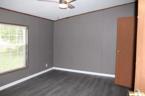 403 W Virginia Ave, Sandoval, IL 62882 photo 17