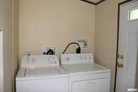 403 W Virginia Ave, Sandoval, IL 62882 photo 18