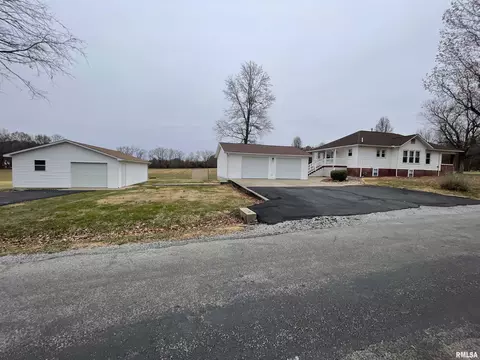 310 Edwards Avenue A, Pittsburg, IL 62974 photo 1