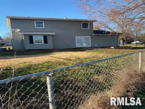 109 Cherry Dr, Mount Vernon, IL 62864 photo 2