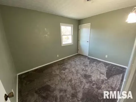 109 Cherry Dr, Mount Vernon, IL 62864 photo 3