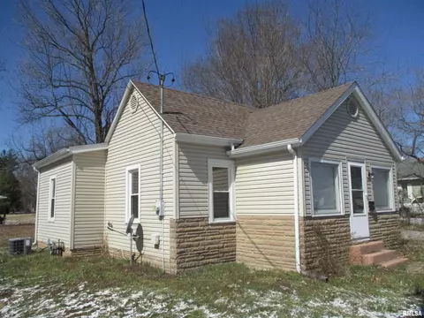 211 S 9th St, Benton, IL 62812 photo 32