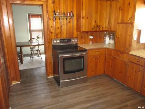 211 S 9th St, Benton, IL 62812 photo 25