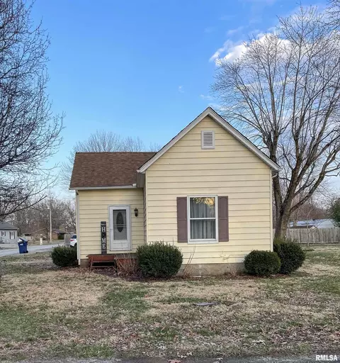 202 S Jenette Ave, Buckner, IL 62819