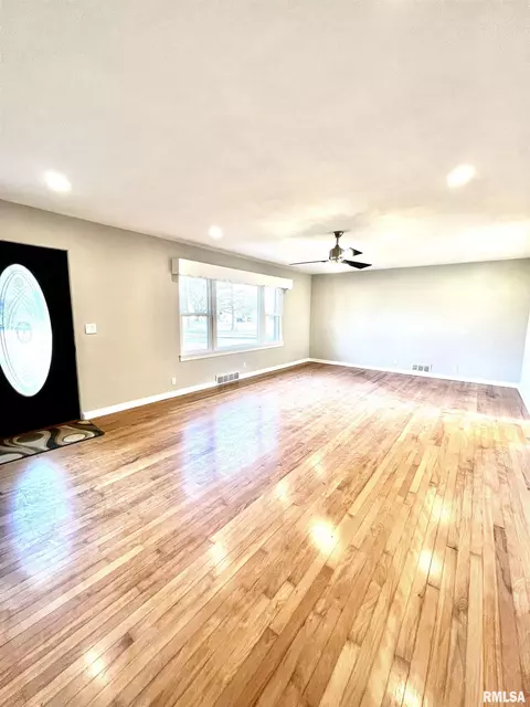 402 Bainbridge Rd, Marion, IL 62959 photo 7