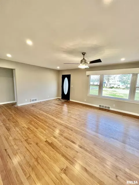 402 Bainbridge Rd, Marion, IL 62959 photo 6