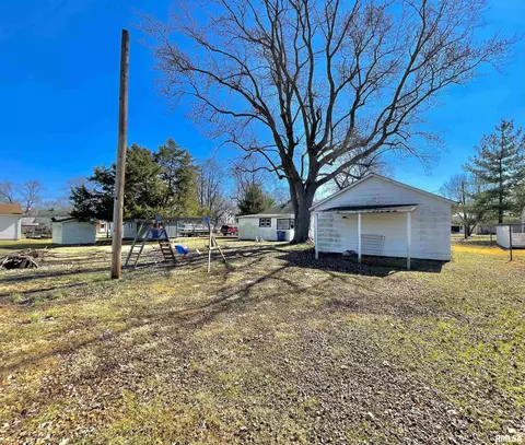901 E 3rd St, Flora, IL 62839 photo 28