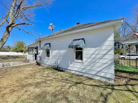 901 E 3rd St, Flora, IL 62839 photo 35