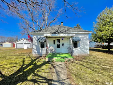901 E 3rd St, Flora, IL 62839 photo 3