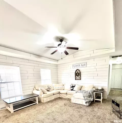 609 S Future St, Marion, IL 62959 photo 12