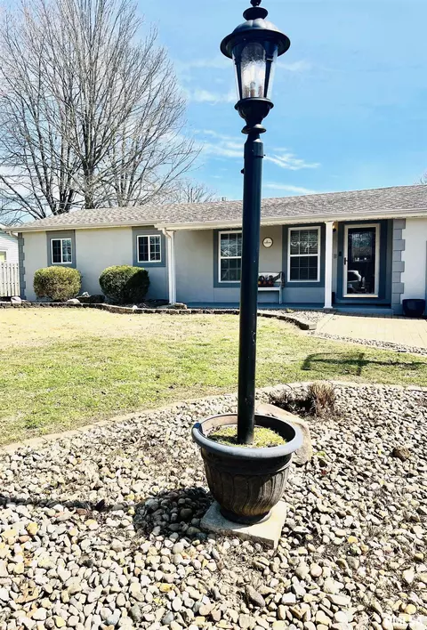 609 S Future St, Marion, IL 62959 photo 4