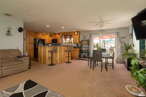 318 E Beacon Ct, Mount Vernon, IL 62864 photo 6