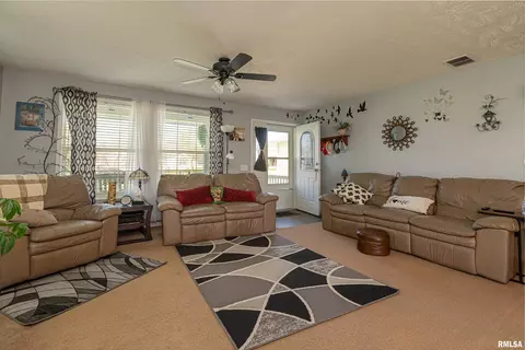 318 E Beacon Ct, Mount Vernon, IL 62864 photo 7