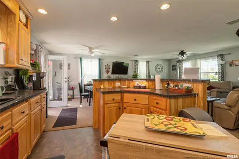 318 E Beacon Ct, Mount Vernon, IL 62864 photo 11