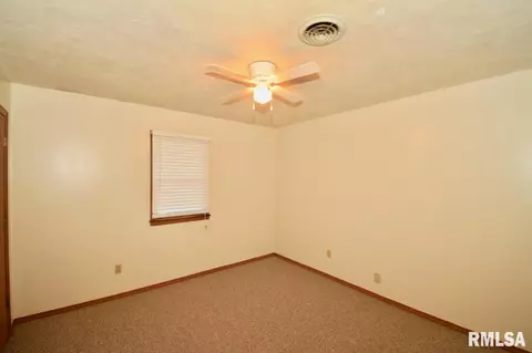 1109 1111 Sandra Ct, Murphysboro, IL 62966 photo 13