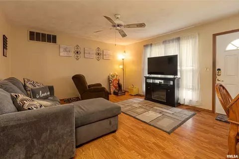 17 Circle Dr, Mount Vernon, IL 62864 photo 4