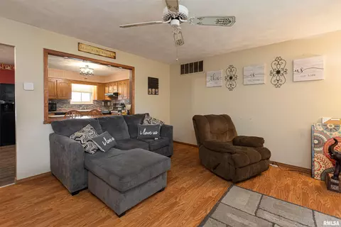 17 Circle Dr, Mount Vernon, IL 62864 photo 5