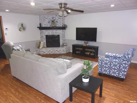 3379 Rainier Ln, Centralia, IL 62801 photo 6