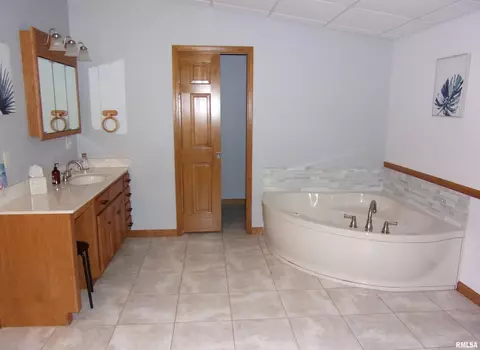 3379 Rainier Ln, Centralia, IL 62801 photo 16