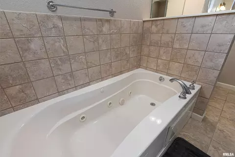 520 N Main St, Dix, IL 62830 photo 25
