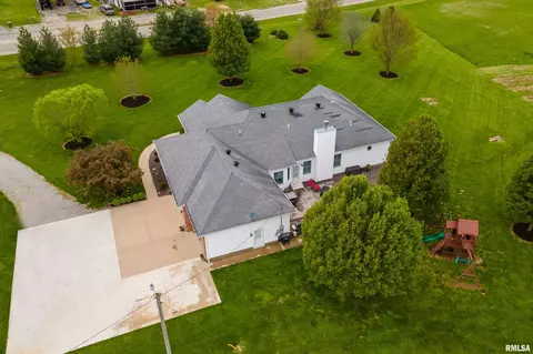 520 N Main St, Dix, IL 62830 photo 8