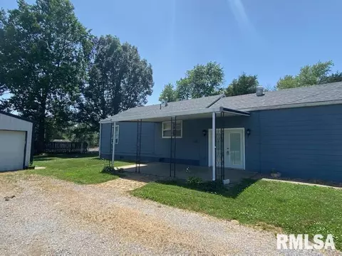 606 SW 6th St, Fairfield, IL 62837 photo 9