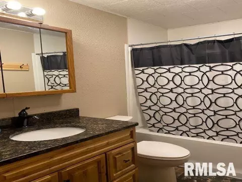 606 SW 6th St, Fairfield, IL 62837 photo 12