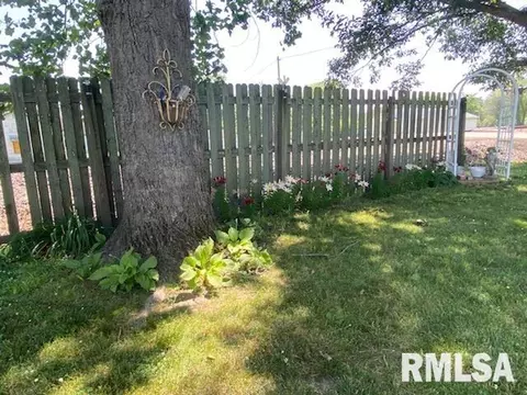 606 SW 6th St, Fairfield, IL 62837 photo 8