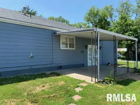 606 SW 6th St, Fairfield, IL 62837 photo 11