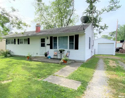 726 E 4th St, Flora, IL 62839 photo 1
