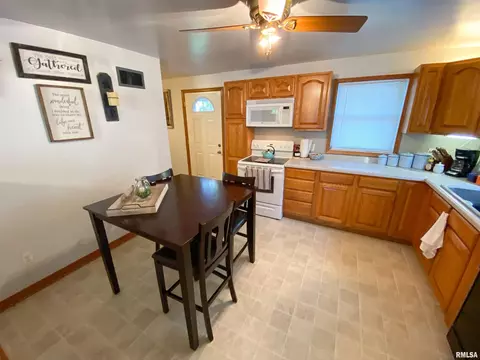 726 E 4th St, Flora, IL 62839 photo 21