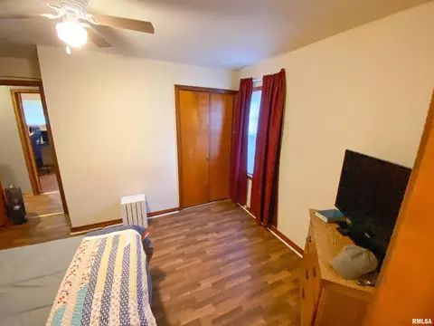 726 E 4th St, Flora, IL 62839 photo 36