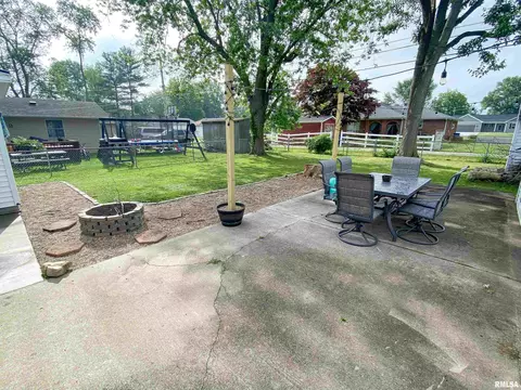 726 E 4th St, Flora, IL 62839 photo 58